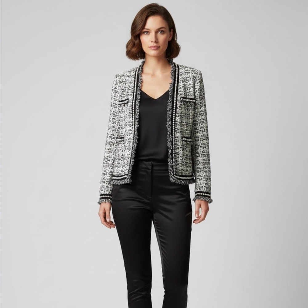 Chic Monochrome Tweed Blazer